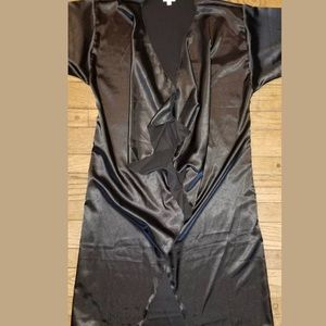 **NWT LULAROE SHIRLEY SMALL SOLID BLACK**